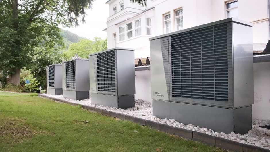 Does a Heat Pump Make Sense? It Depends on Your Grid, Climate, and Home