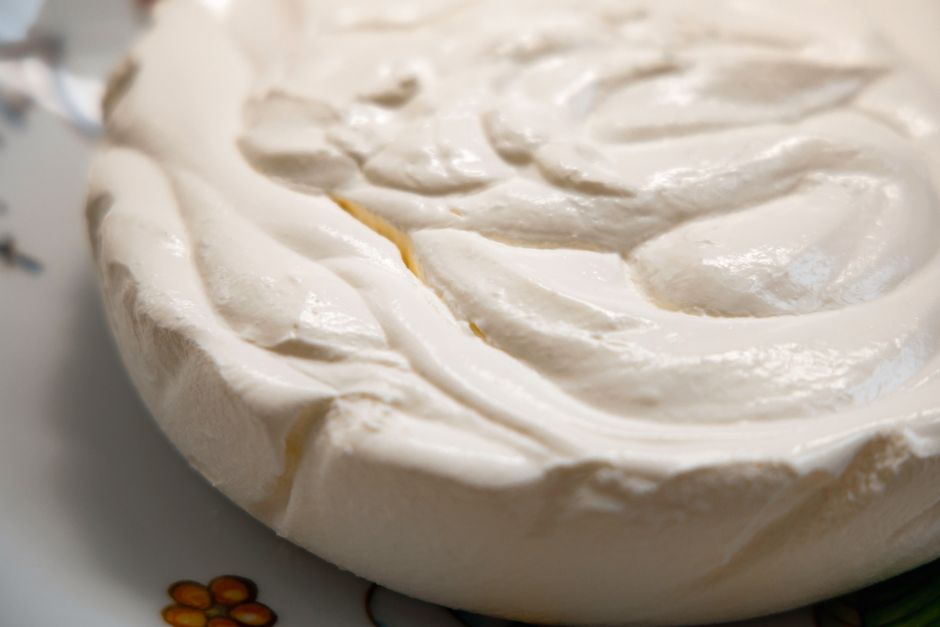 Why Meringue Fails After a Humid Day: Packaging, Moisture, and Egg Foam Stability