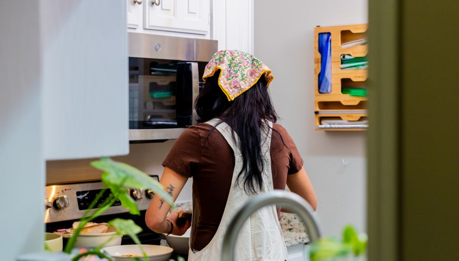 How Blocked Airflow Changes What a Microwave Oven Does to Your Food