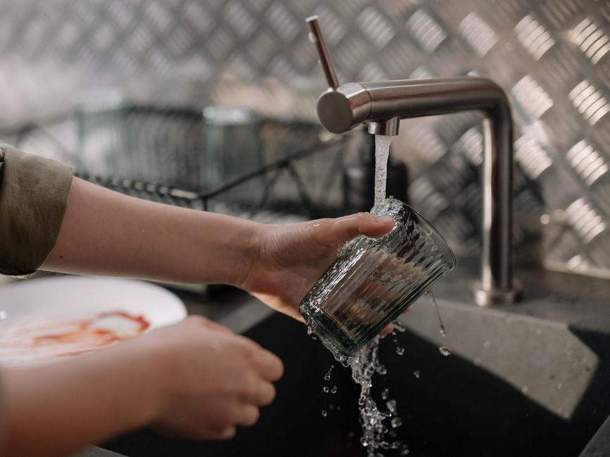 Why Hard Water Stains Return and How Cleaning Professionals Keep Them Away