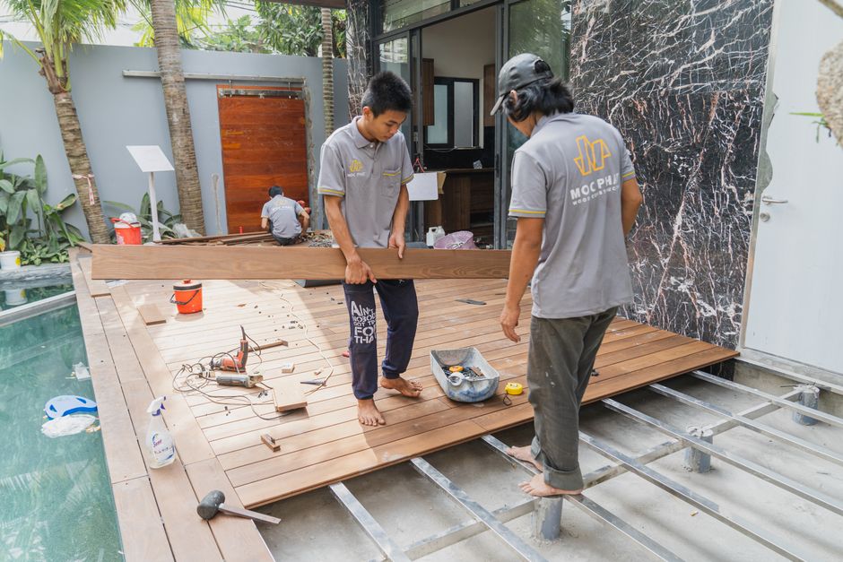 When to DIY vs Hire a Pro for Deck Building Basics