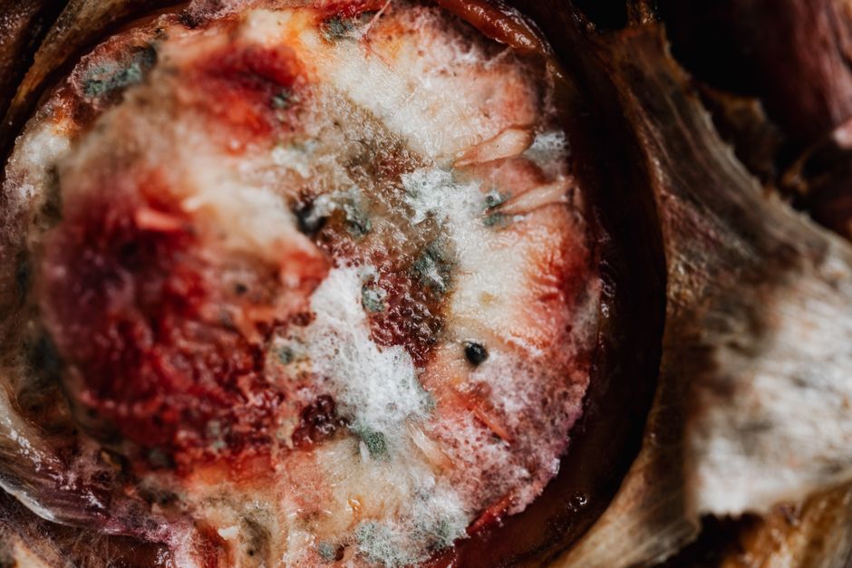 Why Stale Food Isn't Just Dry Food: Starch, Moisture, and the Real Mechanics of Going Stale