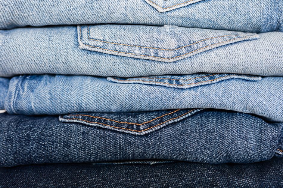 The Science of the Capsule Wardrobe: How Fabric Choice Affects Your Laundry Chemistry and Water Waste