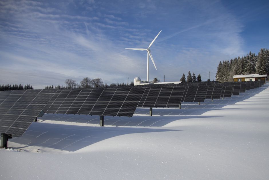 Insulation Retrofit or New Product: What Changes the Environmental Trade-Off?
