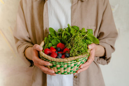 How to Keep Herbs, Greens, and Berries Fresh for Weeks: A Step-by-Step Guide to Extending Produce Life