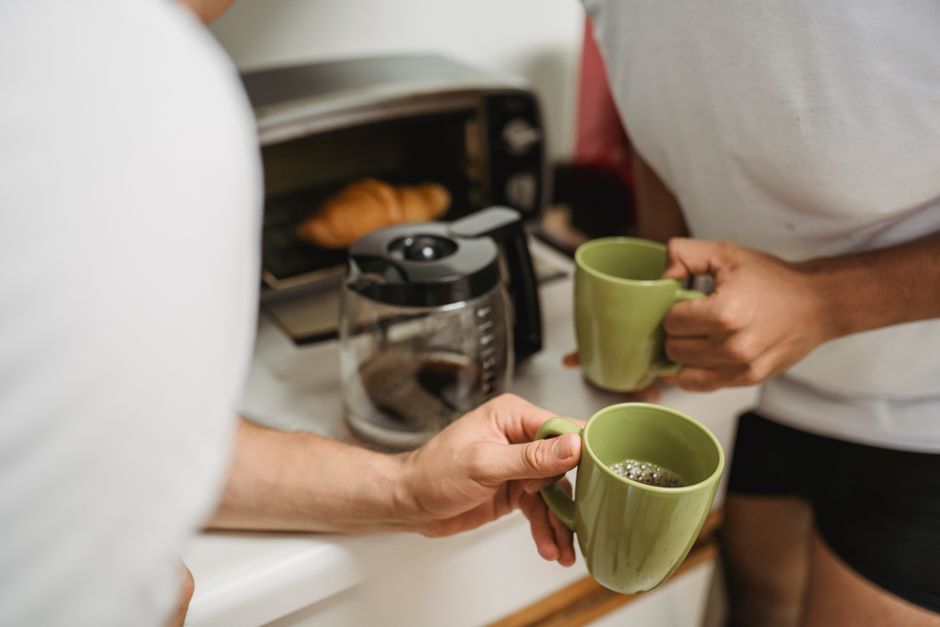 The Renter's Guide to Toaster and Toaster Oven Cleaning Without Breaking the Lease