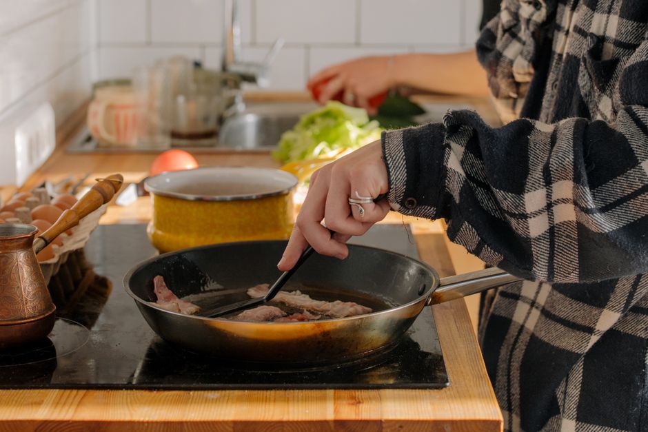 Why Pan-Frying for One Person Wastes Food, and How to Stop It