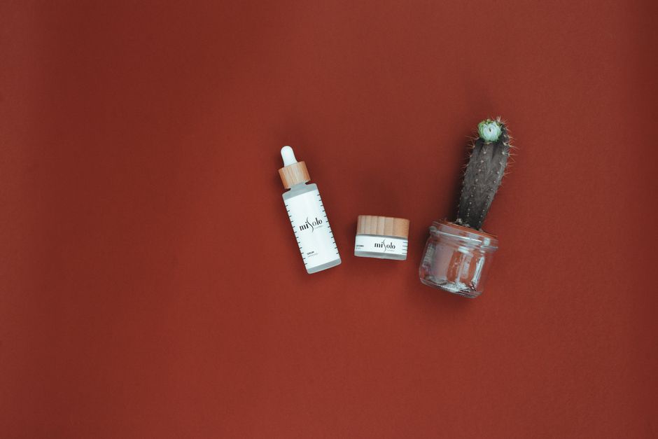 The Capsule Approach to Skincare: Minimalist Organization for a Streamlined Routine