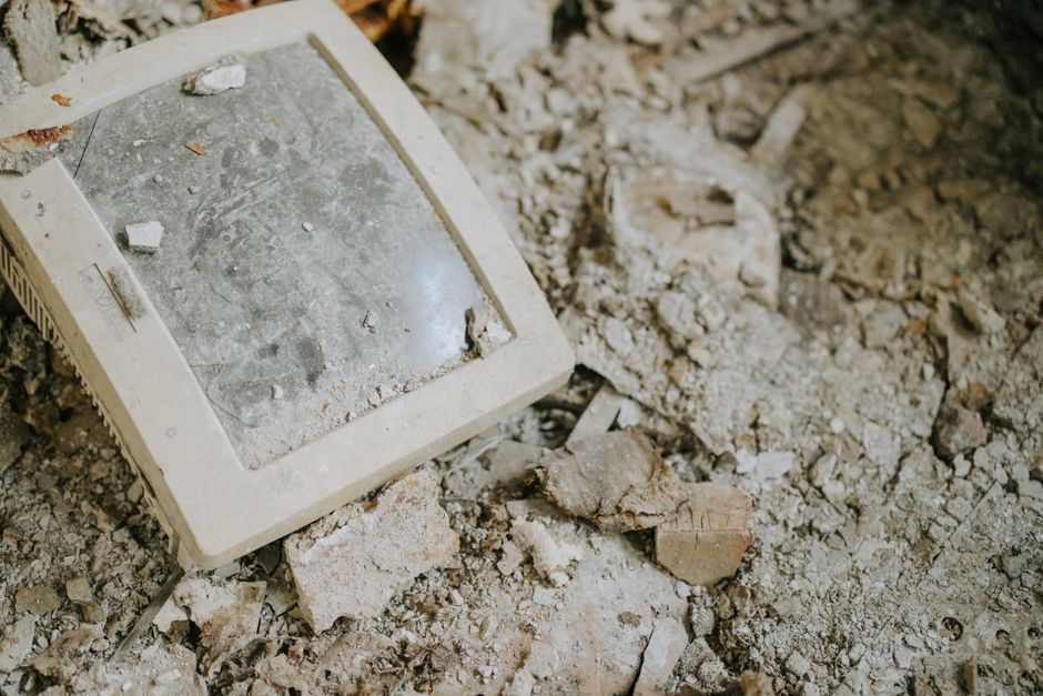 Secondhand Electronics vs. New: When Does Buying Used Actually Lower Environmental Impact?