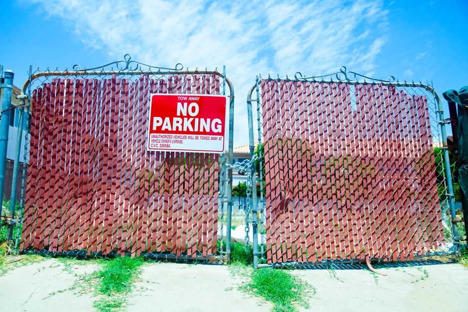 Apartment Gate Repair: Practical Fixes That Respect Lease Rules and Prevent Damage