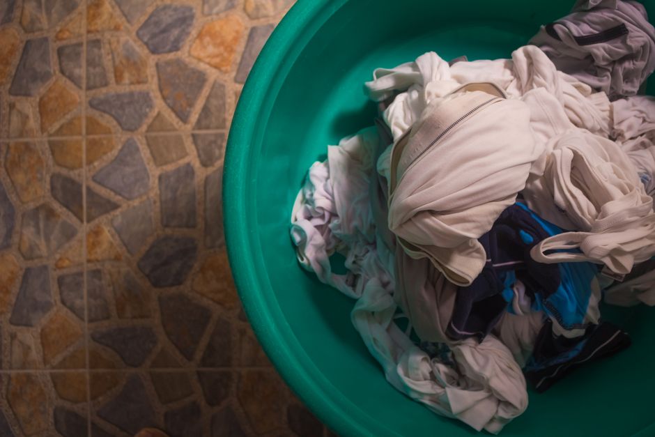 DIY Spring Cleaning: Remove Yellow Armpit Stains and Sweat Odor from Shirts Naturally