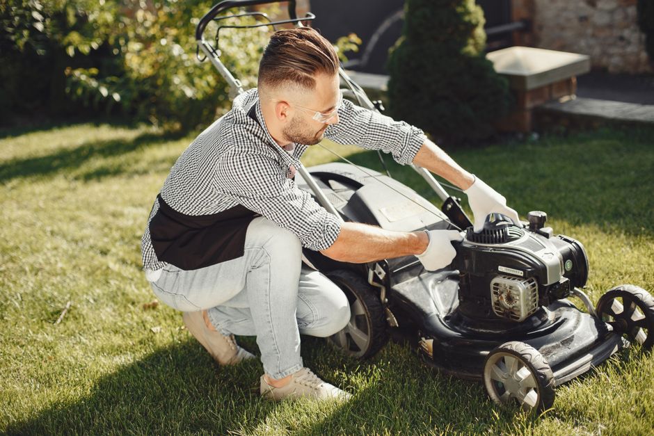 How to Tackle a Monthly Lawn Mower Maintenance Routine