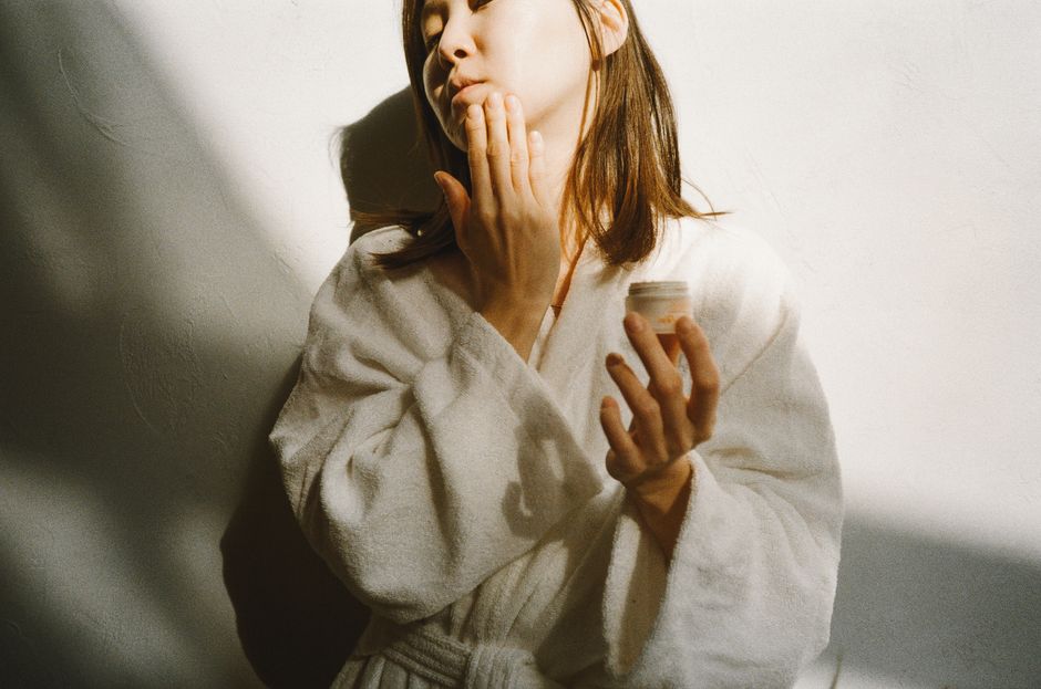 When Your Skin Reacts to a Product: Irritation, Allergy, and What Self-Care Can Actually Change