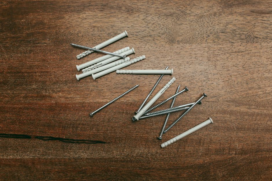 Why Anchors Fail: How Fasteners Behave Differently in Plaster, Drywall, and Modern Wall Assemblies