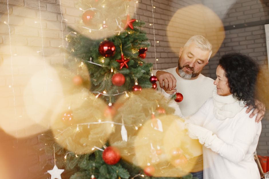 How to Organize Holiday Decorations for Seniors: Safe, Accessible, and Easy to Maintain