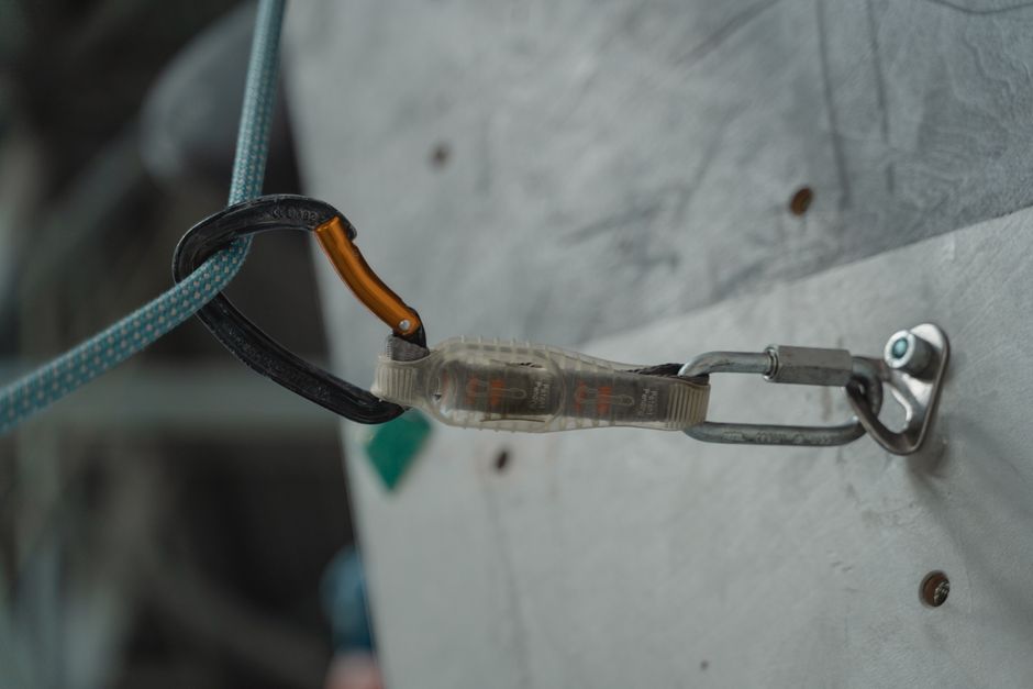 Wall Anchors vs. Studs: How Cabinet and Shelf Loads Actually Transfer Into a Wall