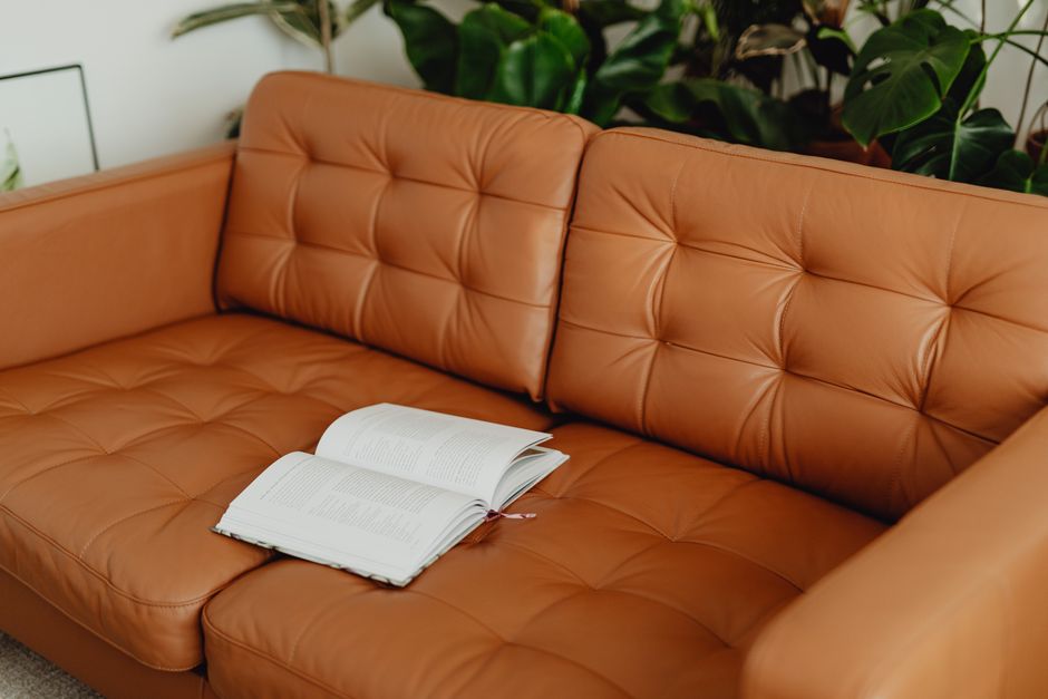 Why Faux Leather Still Smells After Cleaning — and What Actually Removes the Source