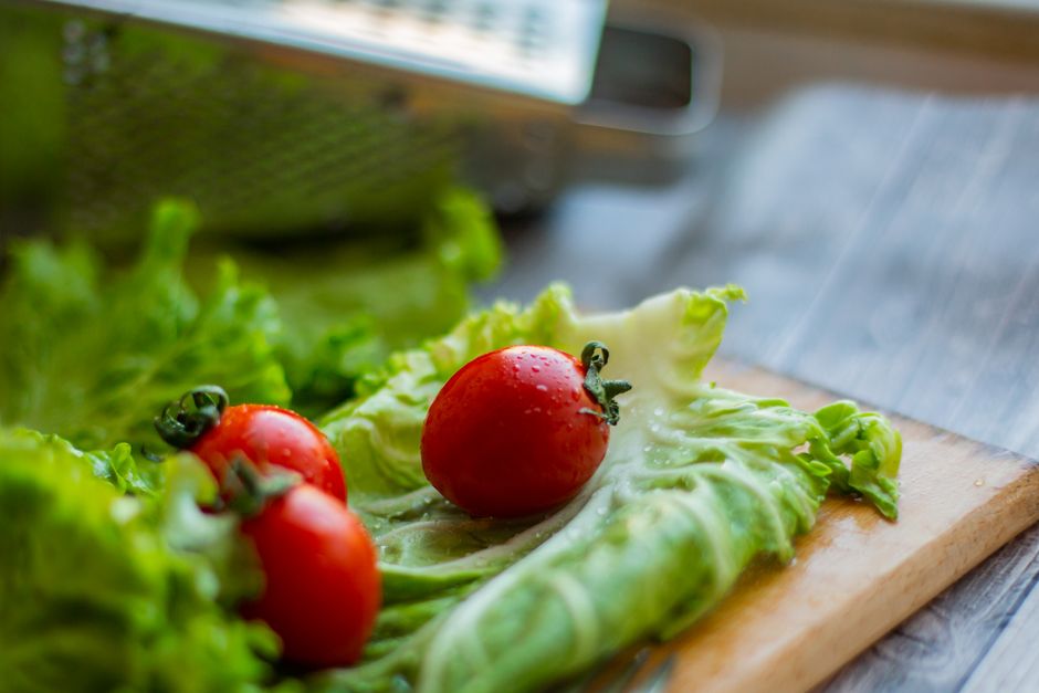 Why Salads Go Limp: The Science of Washing, Drying, and Dressing Leafy Greens