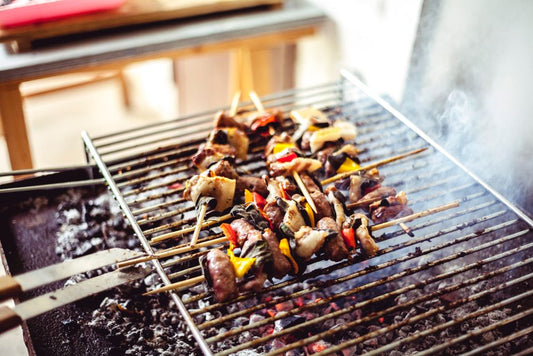Why Your Electric Grill Smokes, Sticks, and Cooks Unevenly: What Grease, Heat, and Surface Condition Actually Do