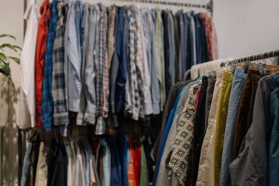 The Minimalist Closet: A Practical Guide to Owning Less and Finding Everything