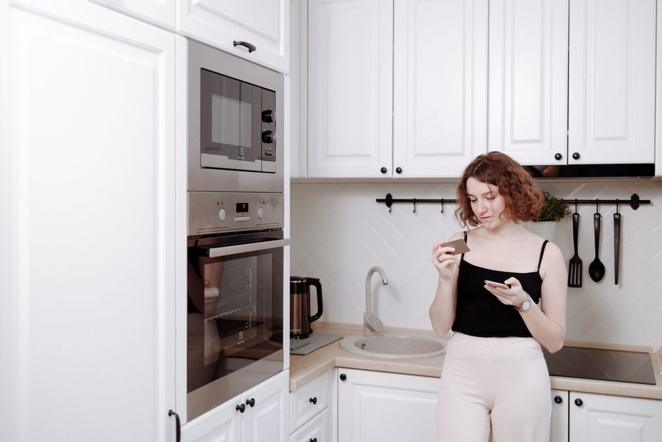 How to Deep Clean an Oven and Range Without Spending a Fortune