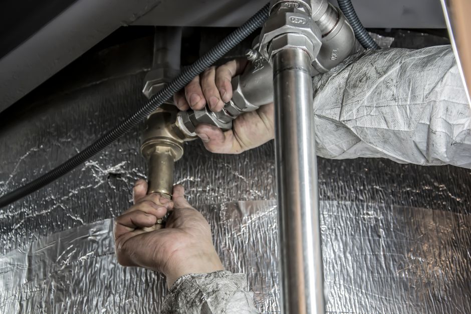 How to Improve Water Heater Performance: Essential Maintenance Habits That Work