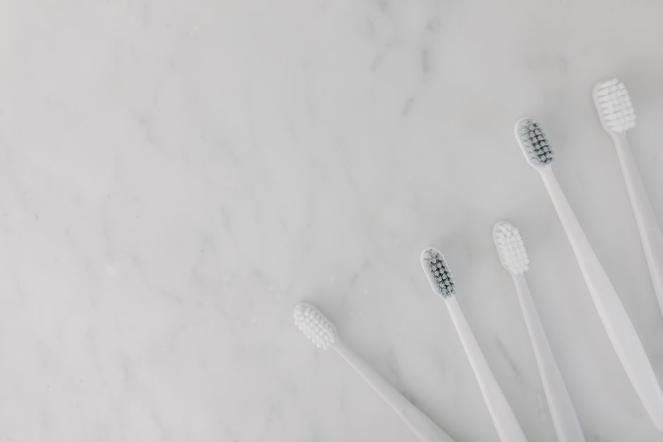 Deep Cleaning Your Electric Toothbrush: A Complete Guide to Sanitizing and Maintaining Your Oral Care Tool