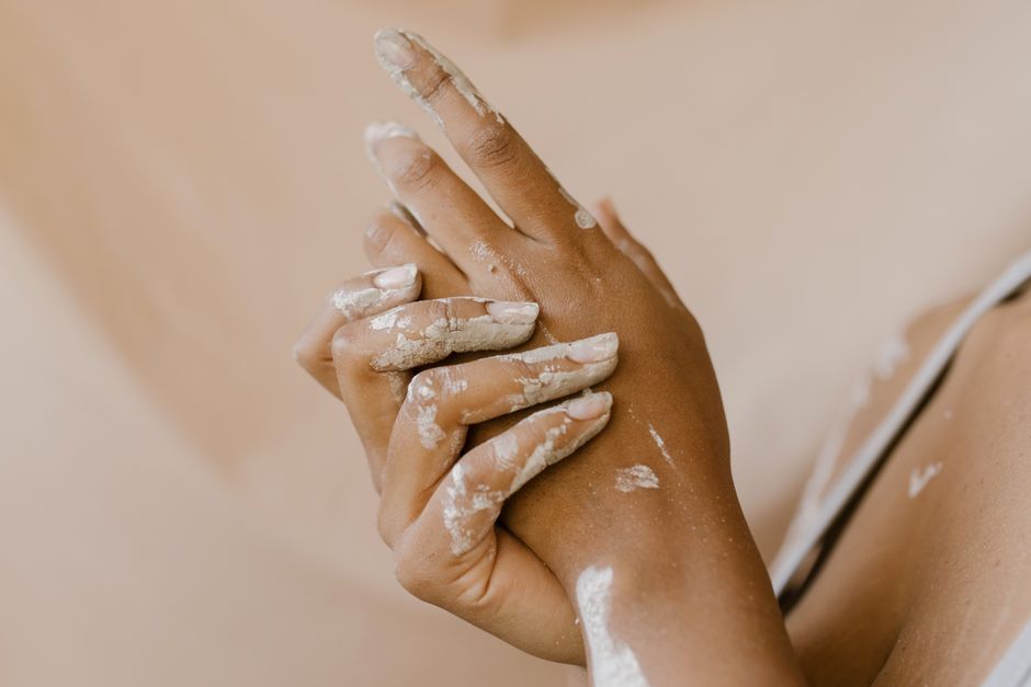 The Complete Guide to Managing Dry Skin During Hormonal Shifts