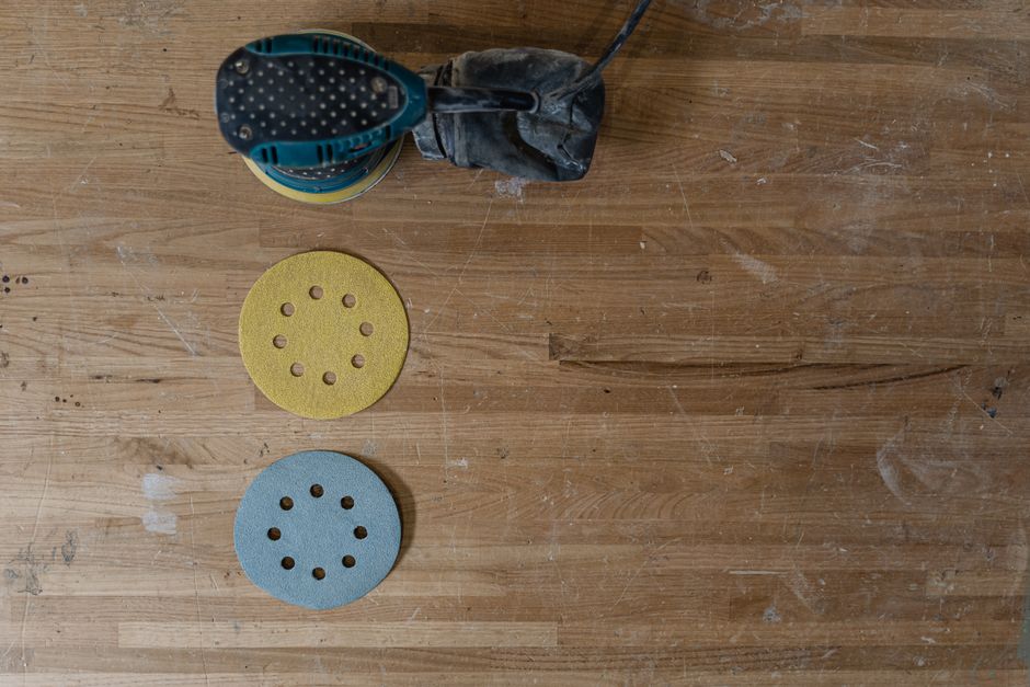 Choosing a Tool for Stain and Clear Finish Work: Why the Same Task Needs Different Tools