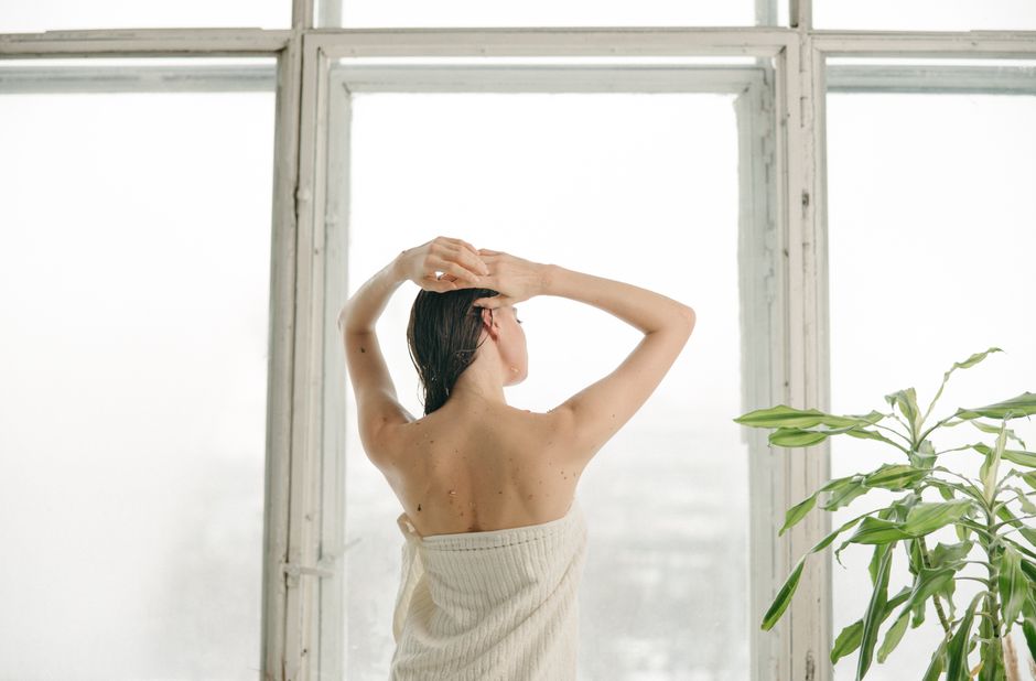 Why Tingling, Burning, or Peeling After Hair Color Isn't a Sign It's Working