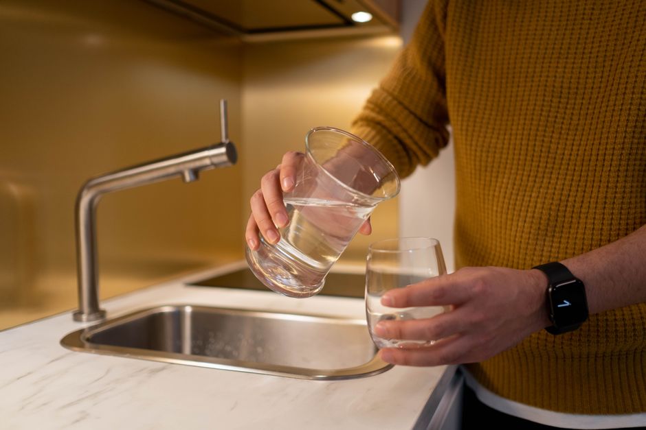 Why Your Rented Kitchen's Filtered Water Tastes Worse After You Change the Cartridge
