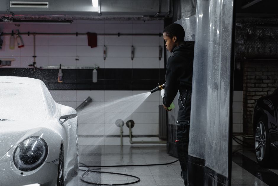 A Seasonal Garage Cleaning Routine: Reclaiming Your Space Without the Overwhelm