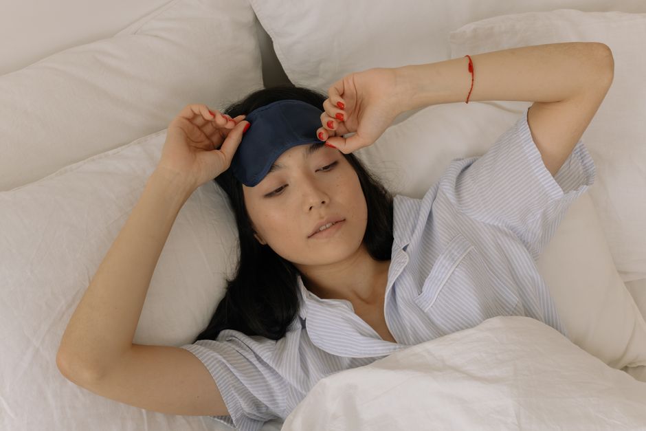 The Combination Skin Sleep Guide: How to Wake Up Balanced, Not Oily or Flaky