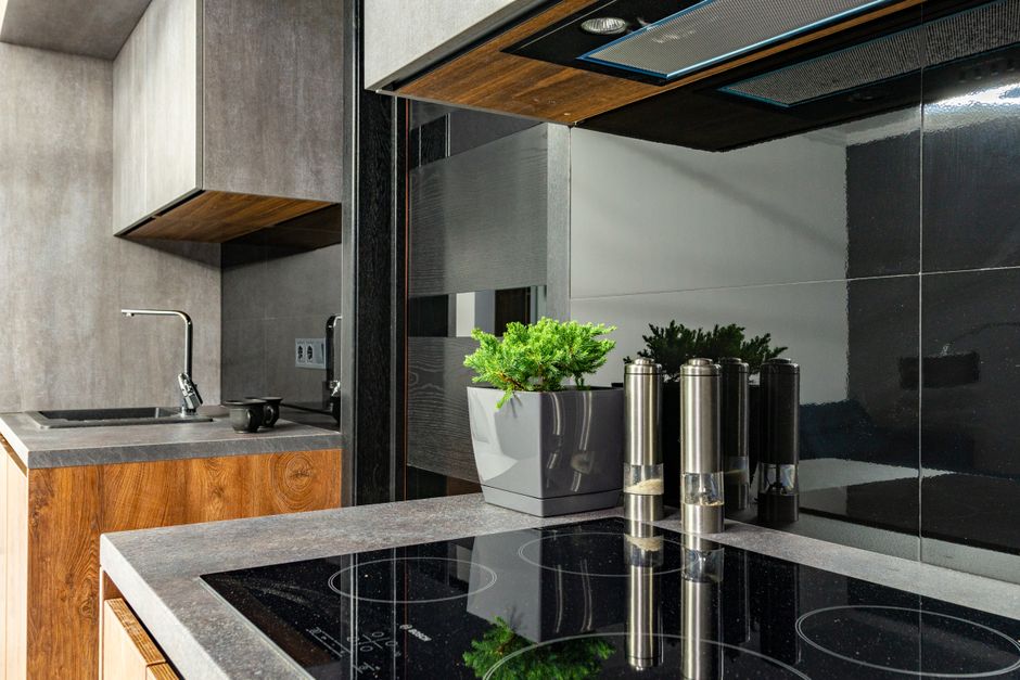 How to Keep an Induction Cooktop Spotless Without Damaging It: A Renter’s Complete Guide