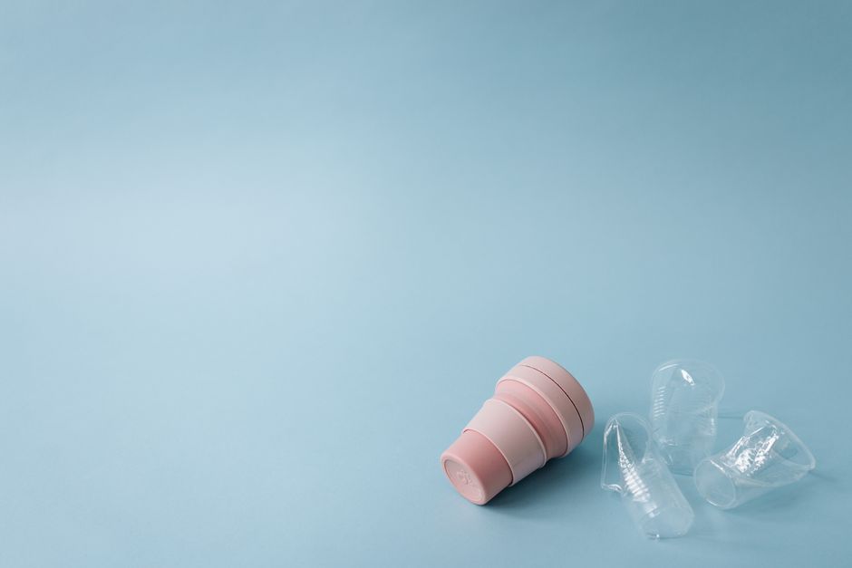 When Reusable Isn't Greener: How Use Patterns Decide the Life-Cycle Comparison
