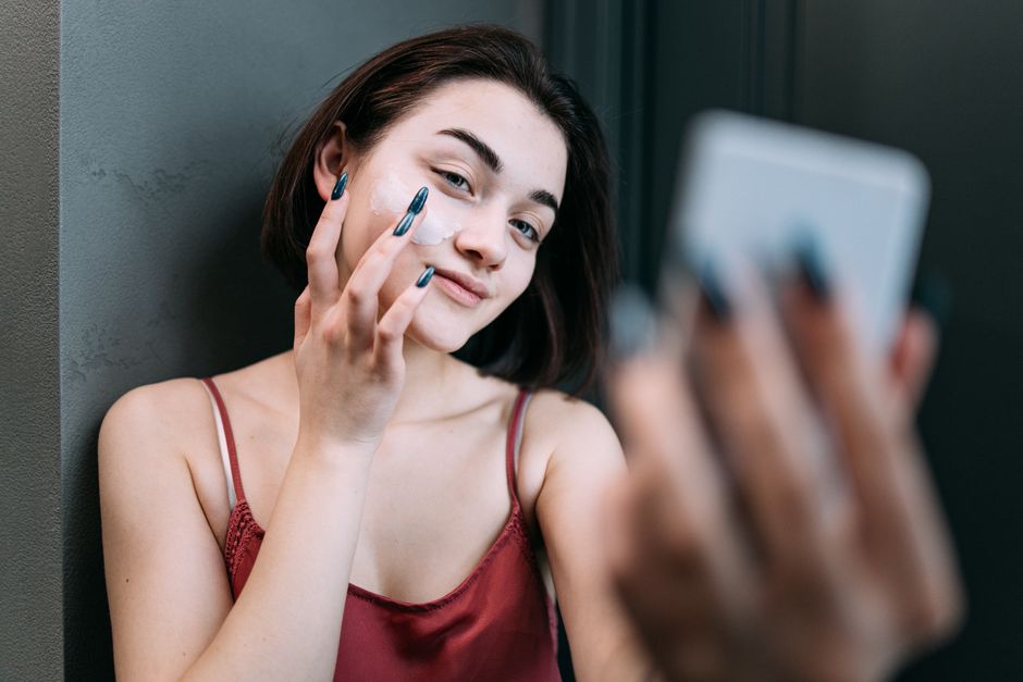 How to Create a Morning Skin Care Routine for Glowing Skin