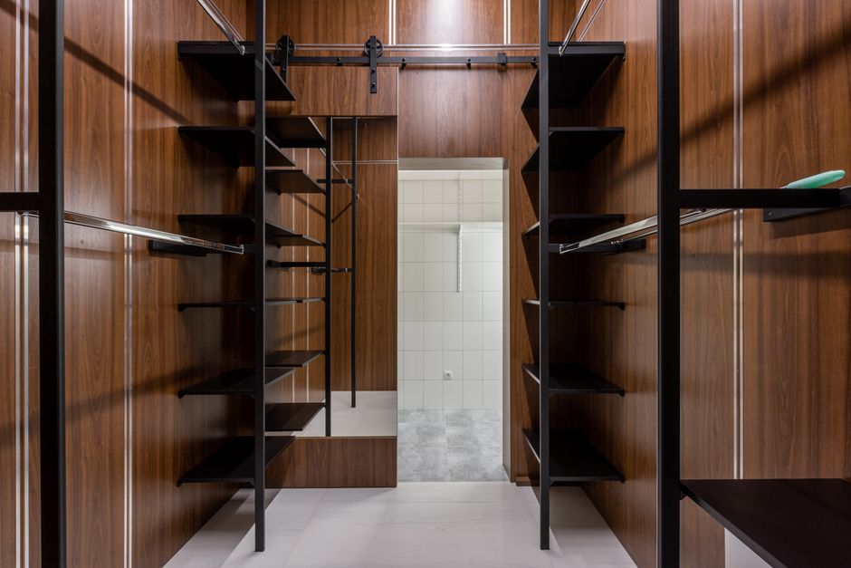 Why Closet and Wall Storage Installations Fail Around Moisture