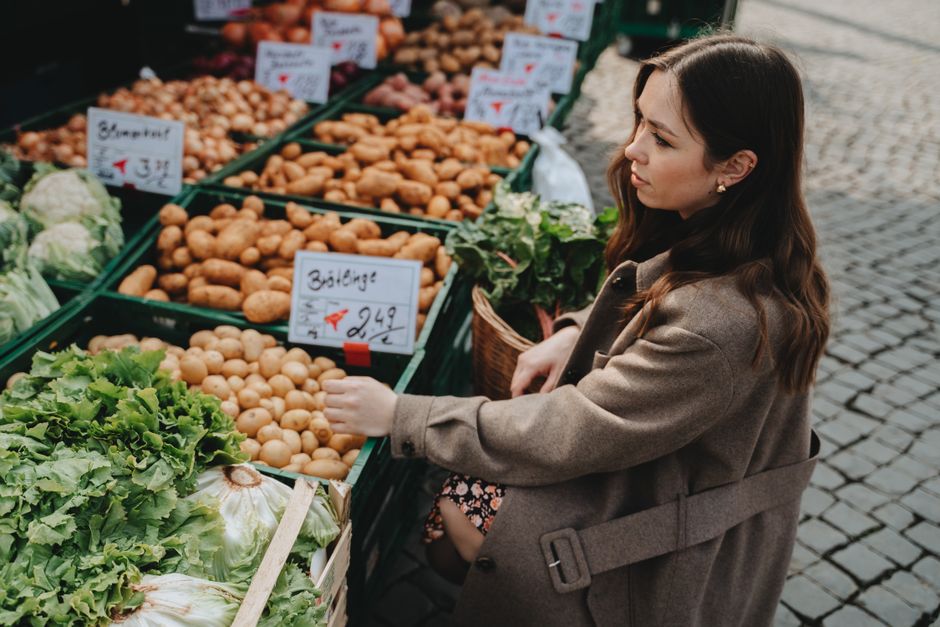 Does Eating Local Always Beat Imported Food? A Life-Cycle Look at What Actually Matters