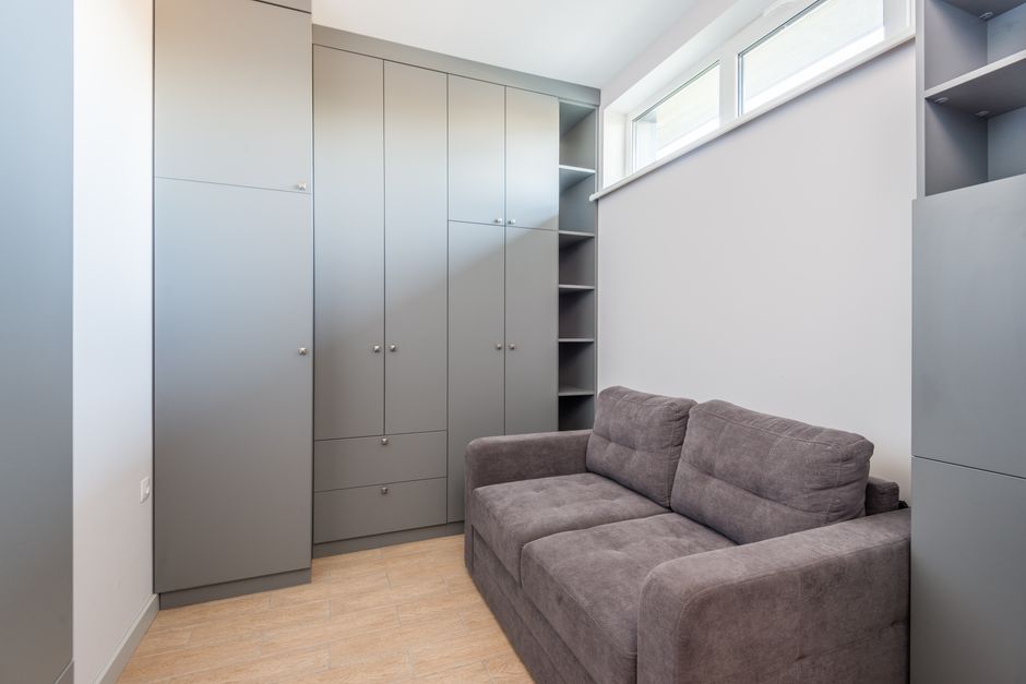 Dead Space or Useful Storage? Deciding Which Empty Surfaces in a Small Home Should Stay Empty