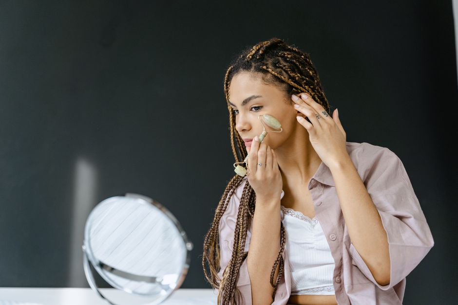 How to Build a Simple Morning Routine for Healthy Skin and Hair