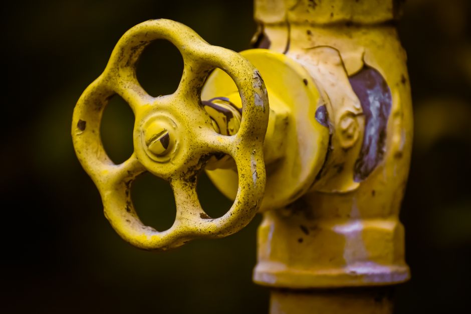 Why Portable Generators Need a Fuel Shut-Off Valve: The Small Part That Prevents Big Problems