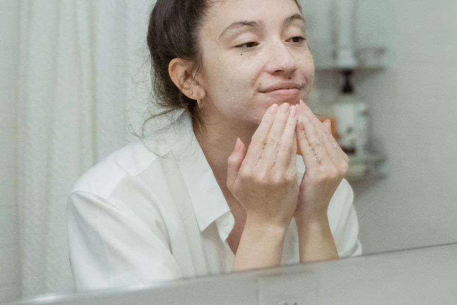 How to Build a Simple and Effective Morning Skincare Routine for Glowing Skin