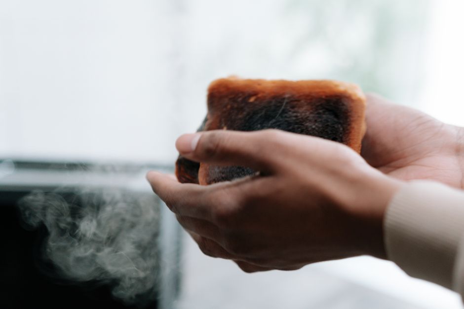How to Deep Clean a Toaster Oven at Home: A DIY Fix for Burnt Smells and Smoke