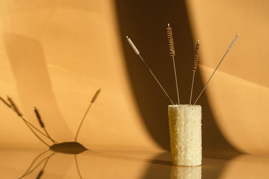 Why Sponges, Brushes, and Cloths Remove Soil Differently