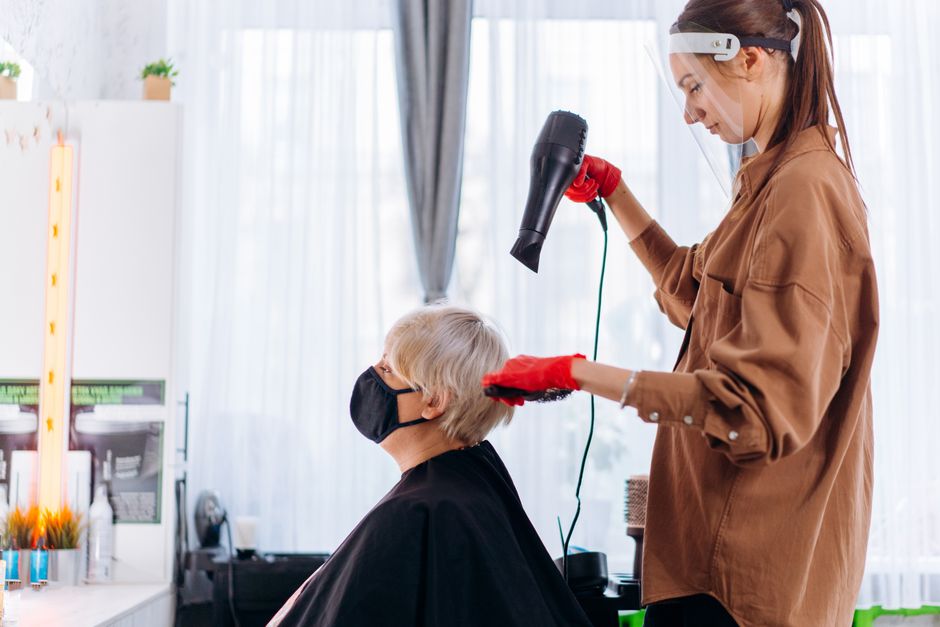 Why Your Hair Dryer Seems to Stop Working When It Gets Hot (And Why That Is Usually Normal)