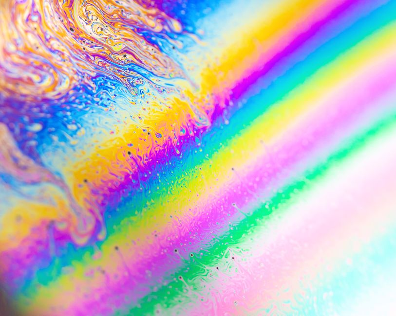 Why Detergent Leaves a Film on Mirrors: Surfactants, Soil, and the Physics of Streaks