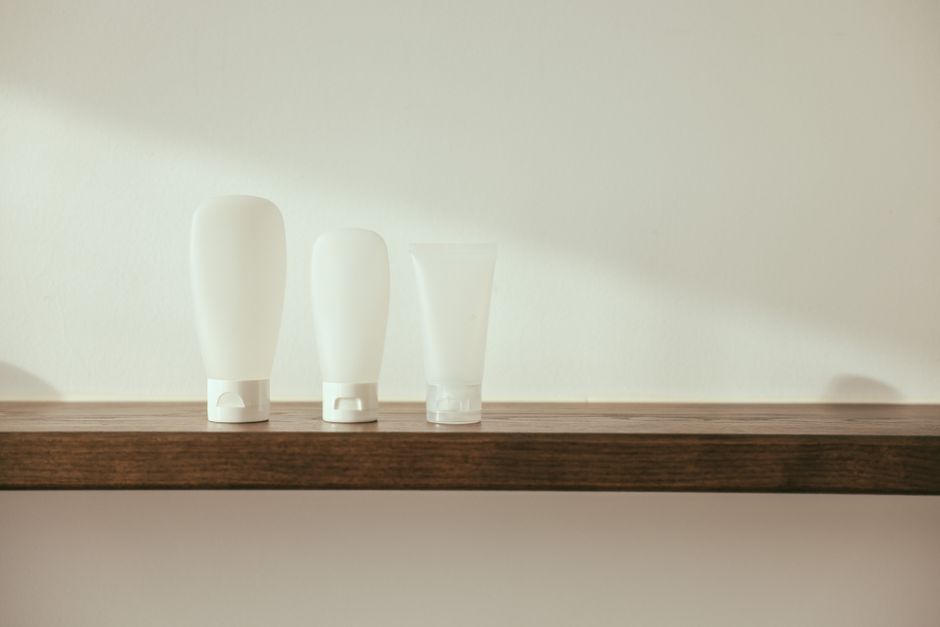 The College Dorm Skincare Storage Blueprint: From Overflowing Bottles to Effortless Order