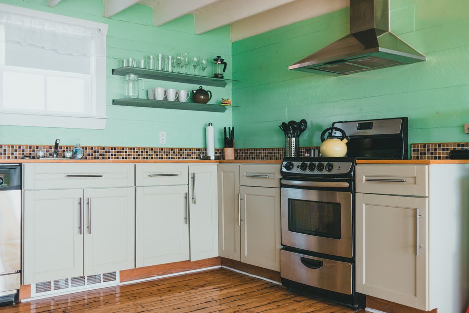 Essential Tools for Cleaning Range Hood Filters and Keeping Your Kitchen Air Fresh