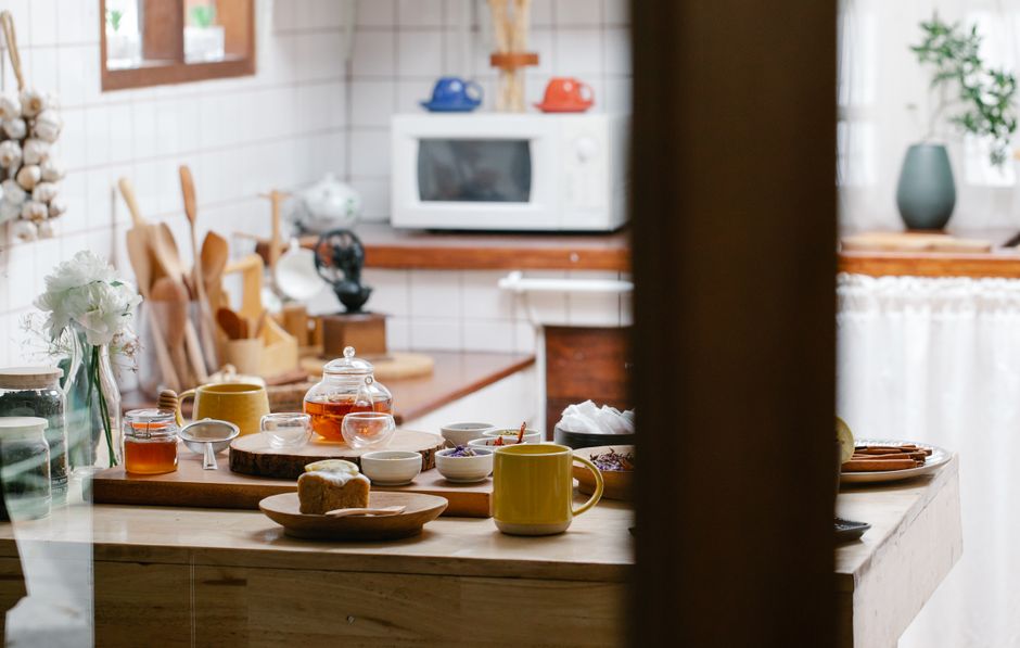 8 Essential Tools You Need for Microwave Cleaning and Care