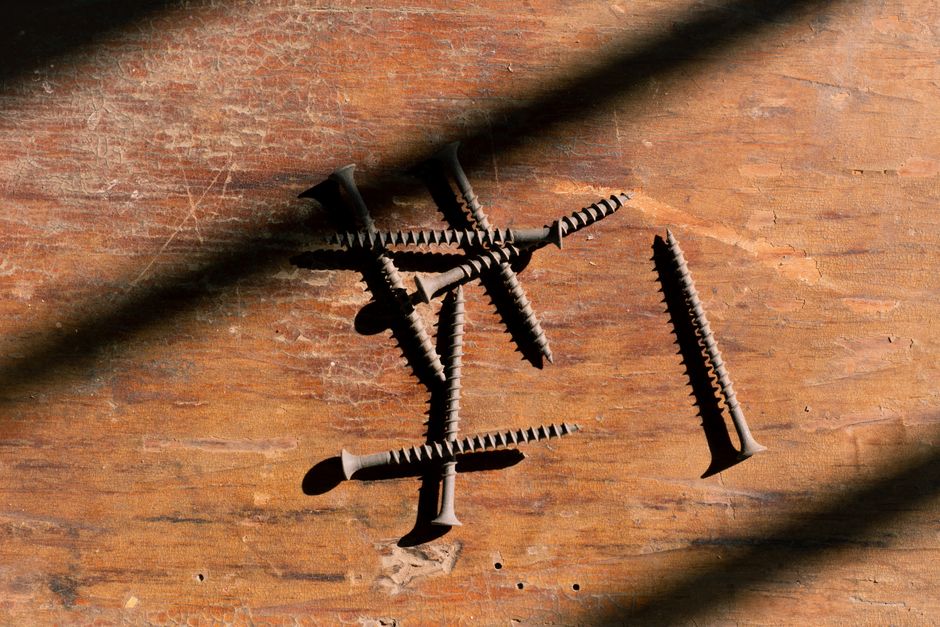 Why Screws Pull Loose After Water Damage: Reading Fastener Failures in Wet Wood